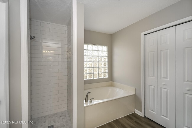 Building Photo - 9441 Harrier Ct