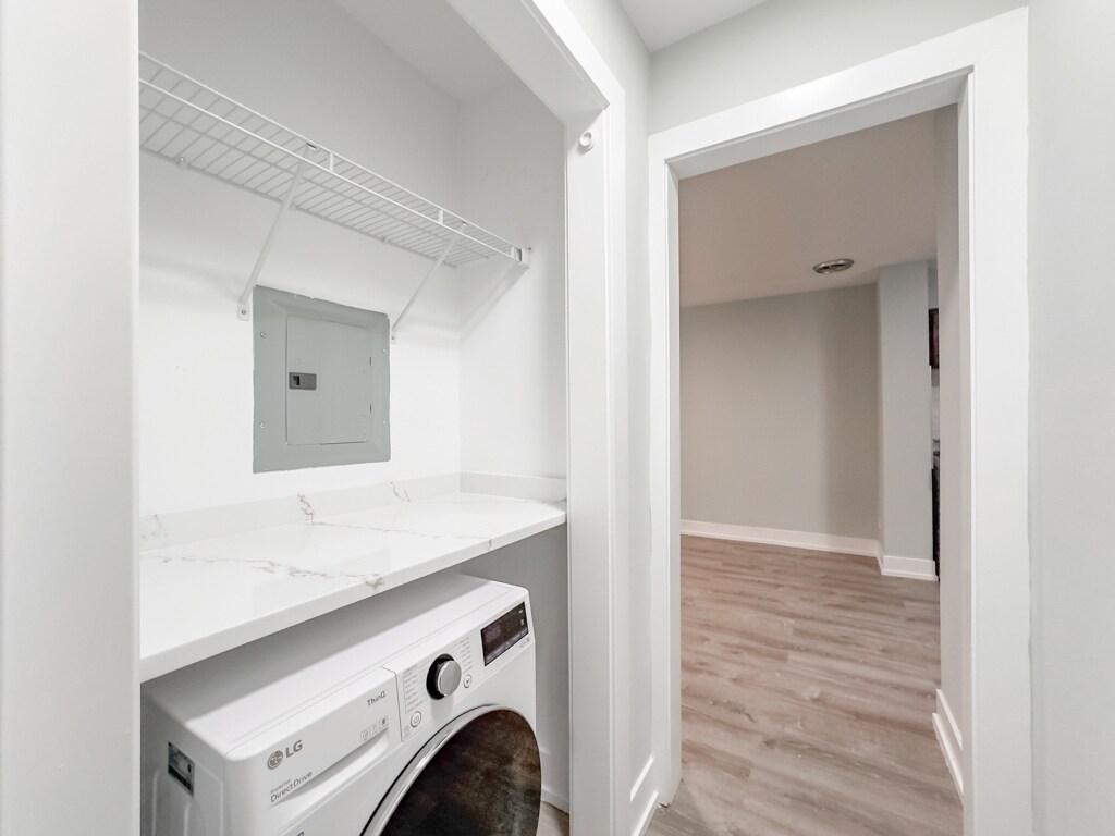 Building Photo - 448 W Barry