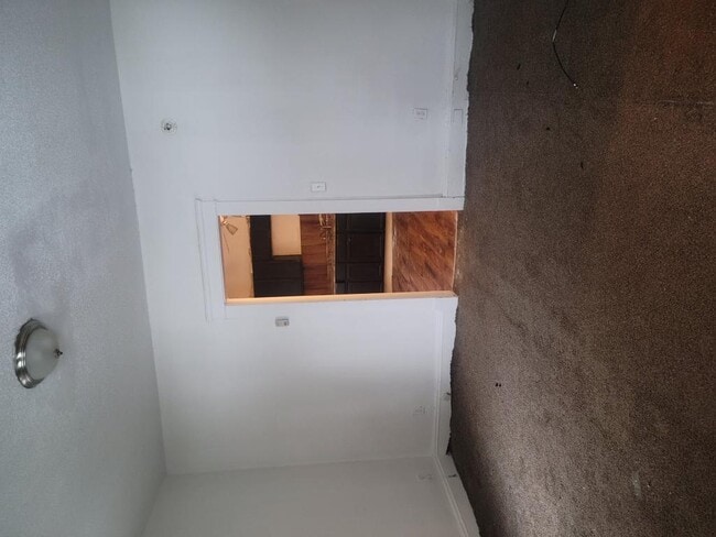 Building Photo - 1087 E 64th St