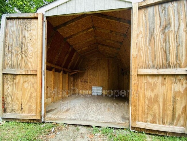 Building Photo - 10717 S Jamie Pl