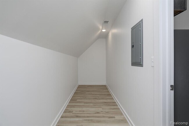 Building Photo - 799 E Grand Blvd