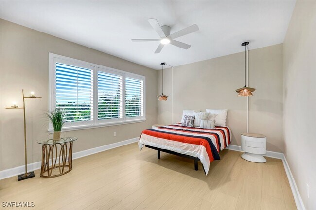 Building Photo - 8720 Bay Colony Dr