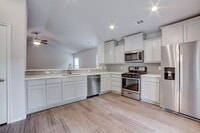 Building Photo - South Broken Arrow 4-Bedroom Home | Modern...