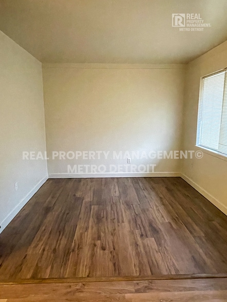 Building Photo - 4192 Drouillard St