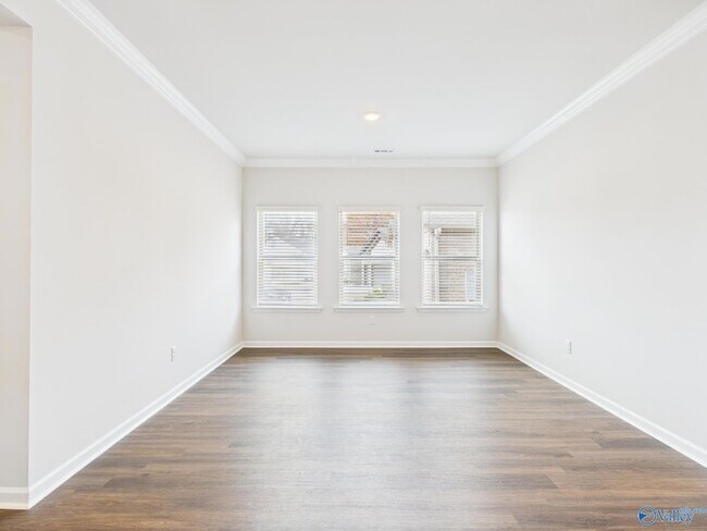 Building Photo - 157 High Leaf Dr