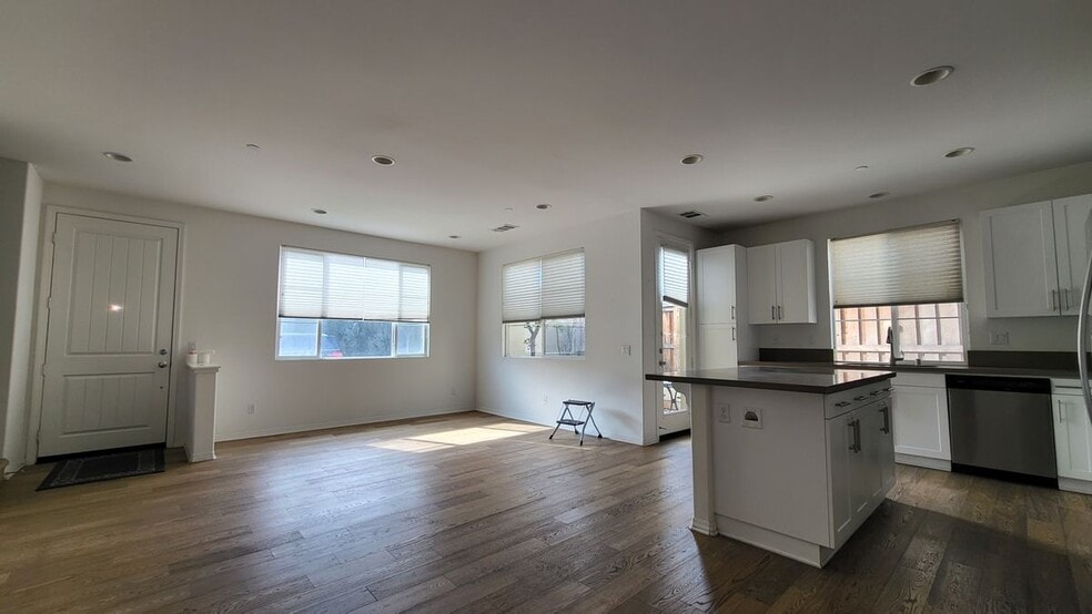 Building Photo - 89 Linden