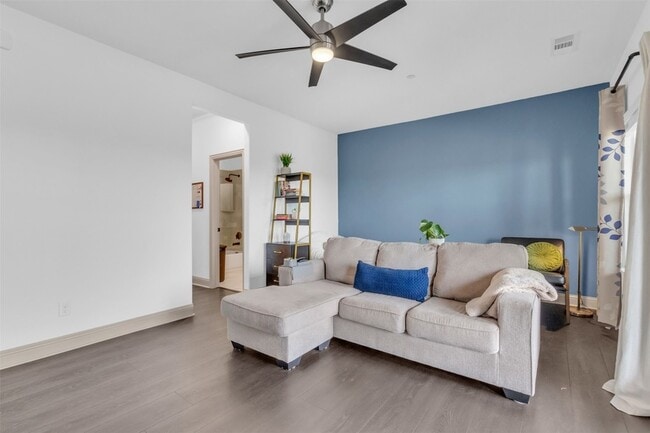 Building Photo - 4153 Shavano Dr