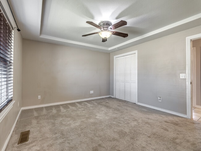 Building Photo - 3900 Hiddleston Cir