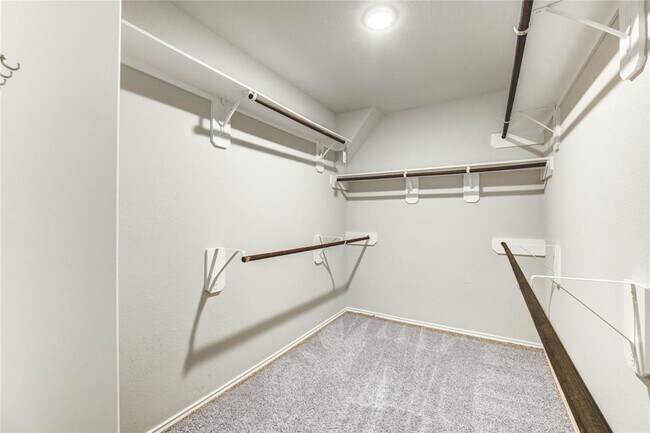 Building Photo - 23815 Rivage Ridge Dr
