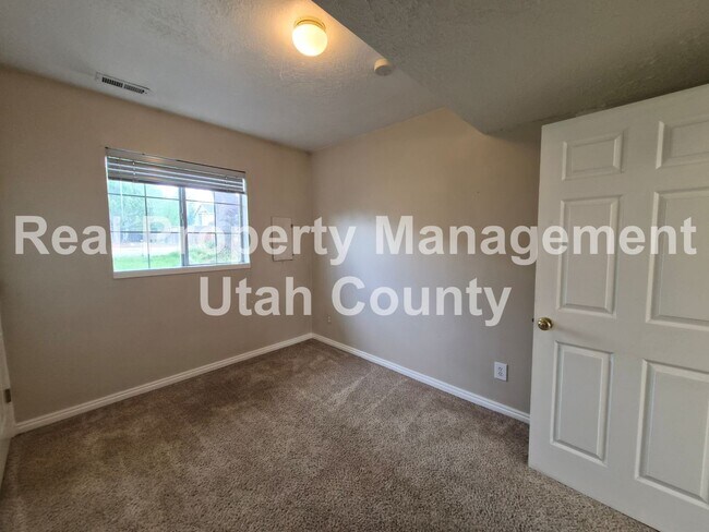 Building Photo - Great Lehi Home