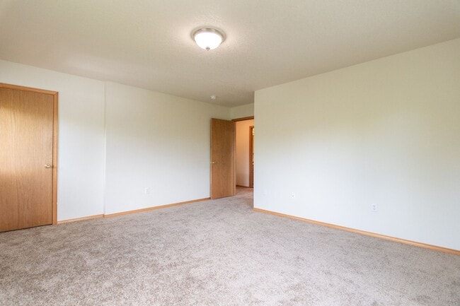 Building Photo - 508 NE Graham St