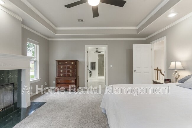 Building Photo - 1220 Renaissance Dr