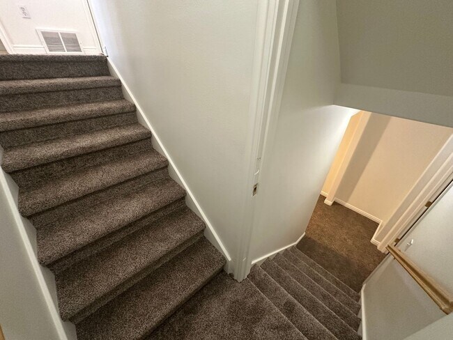 Building Photo - Freshly Painted, New Carpet Throughout - Home For Rent In Springville!!!