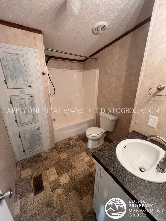 Building Photo - Charming 3-Bed, 2-Bath Country Home on 1.2 Acres – Near Bamberg & Orangeburg