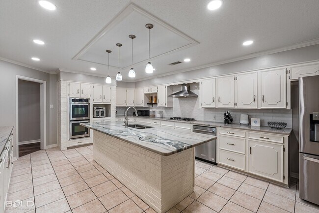 Building Photo - 4 Bedroom 3.5 bath in Greenacres