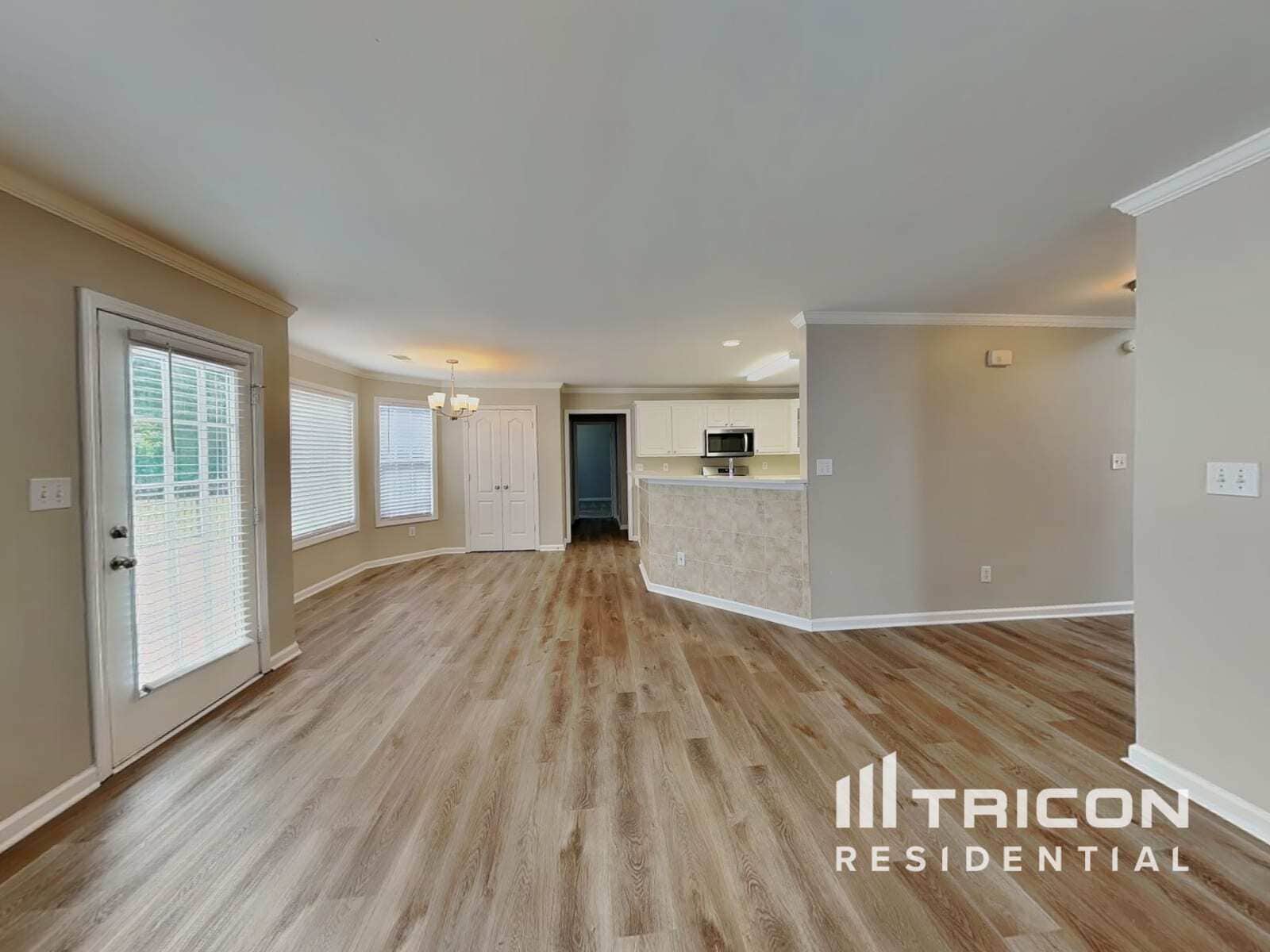 Building Photo - 9260 Carnes Estates Dr