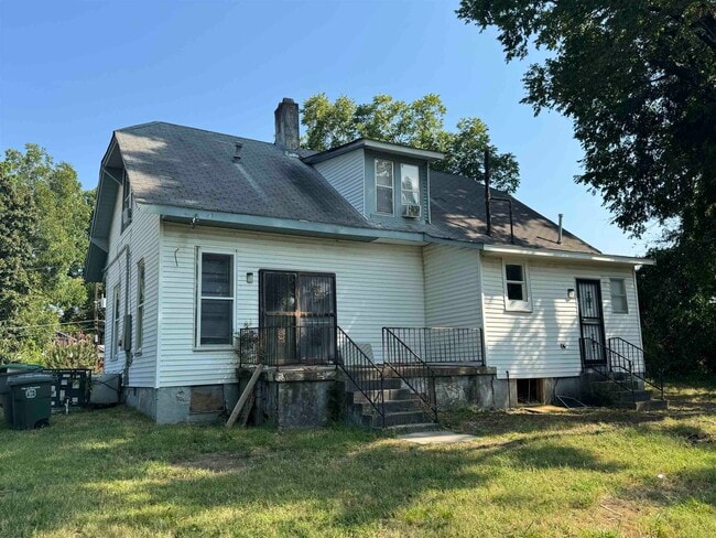 Building Photo - 1817 Edward Ave