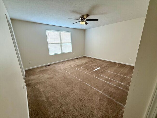 Building Photo - Spacious 4BR 2B w/ Large Backyard • Full Appliance Kitchen • 2-Car Garage in Pataskala