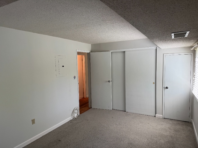 Building Photo - 44 Silver Hill Ln