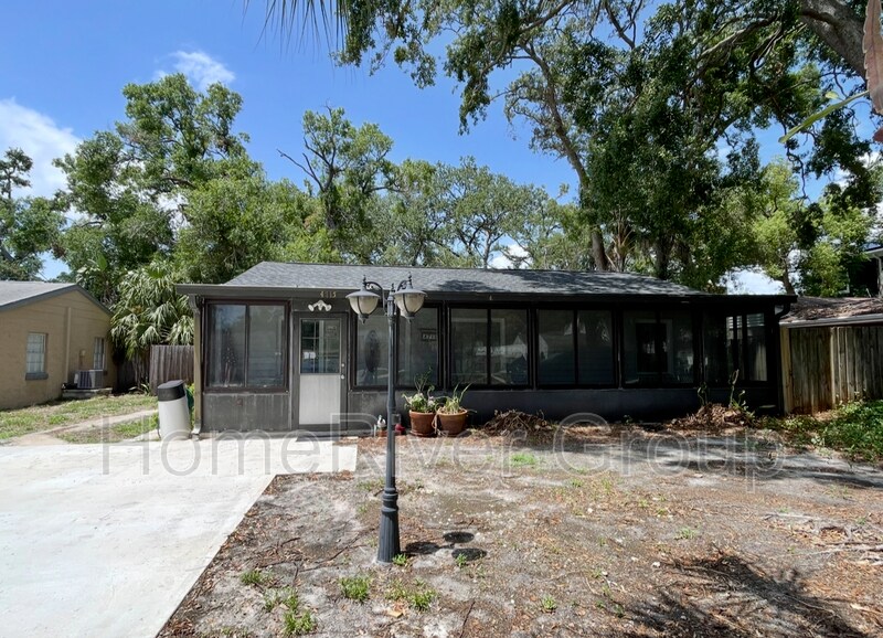 Building Photo - 4715 W Knights Ave
