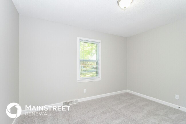 Building Photo - 273 Holmes Dr