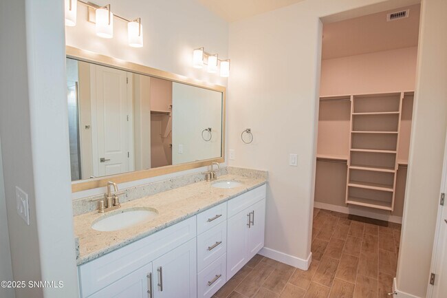 Building Photo - 3883 Heartland Lp