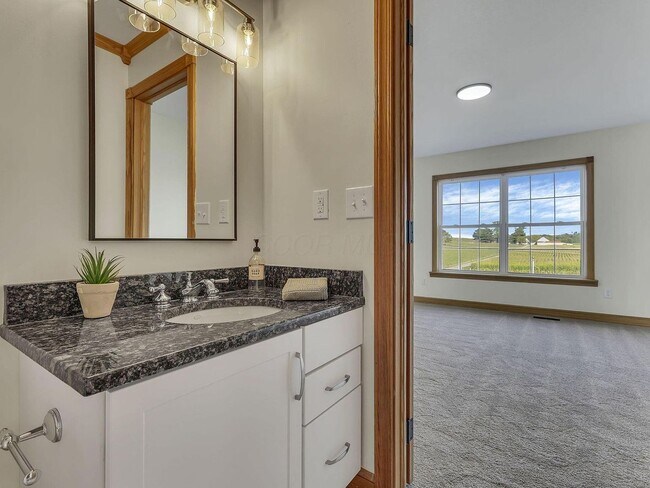 Building Photo - Your country retreat awaits!