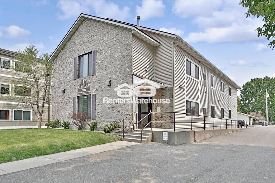 Building Photo - 918 17th Ave SE