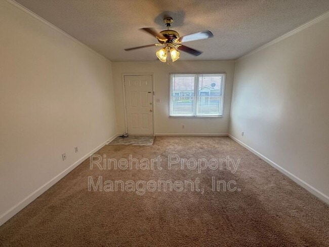 Building Photo - 1110 Chandler Dr