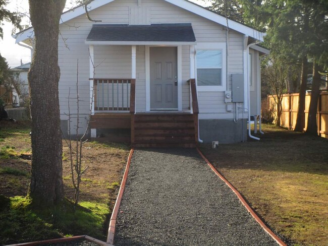 Building Photo - Cozy 1 Bedroom Home in Tacoma