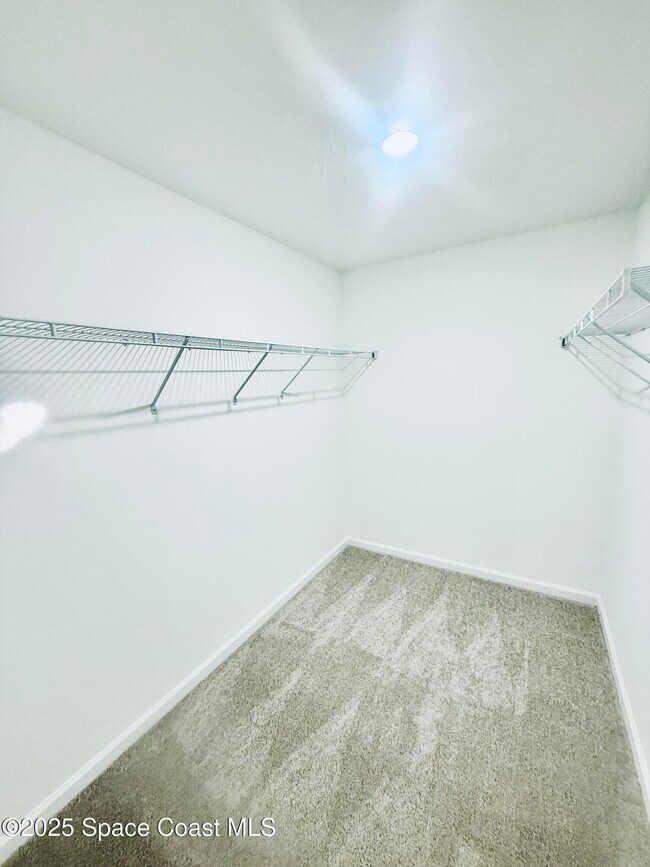 Building Photo - 1858 Bluewater Ln