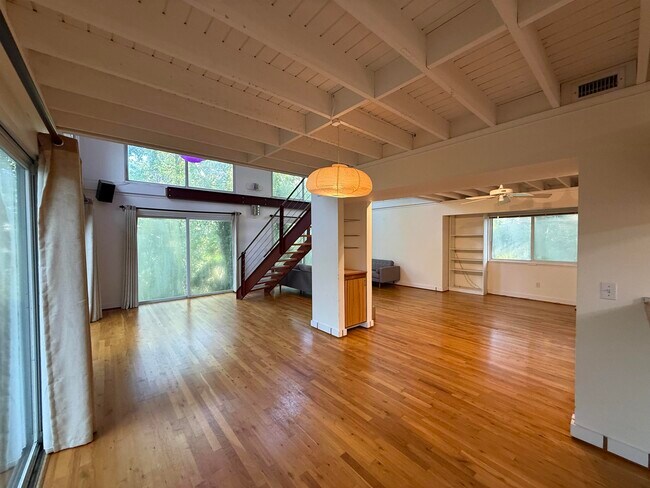 Building Photo - 1828 S Magnolia Dr