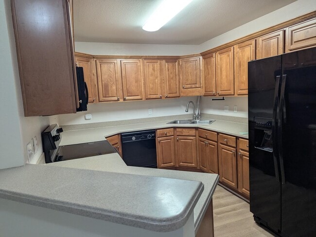 Building Photo - 2410 Quazar Cir