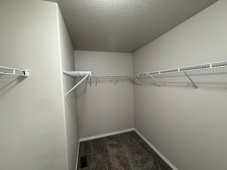 Building Photo - 6743 Phantom Way
