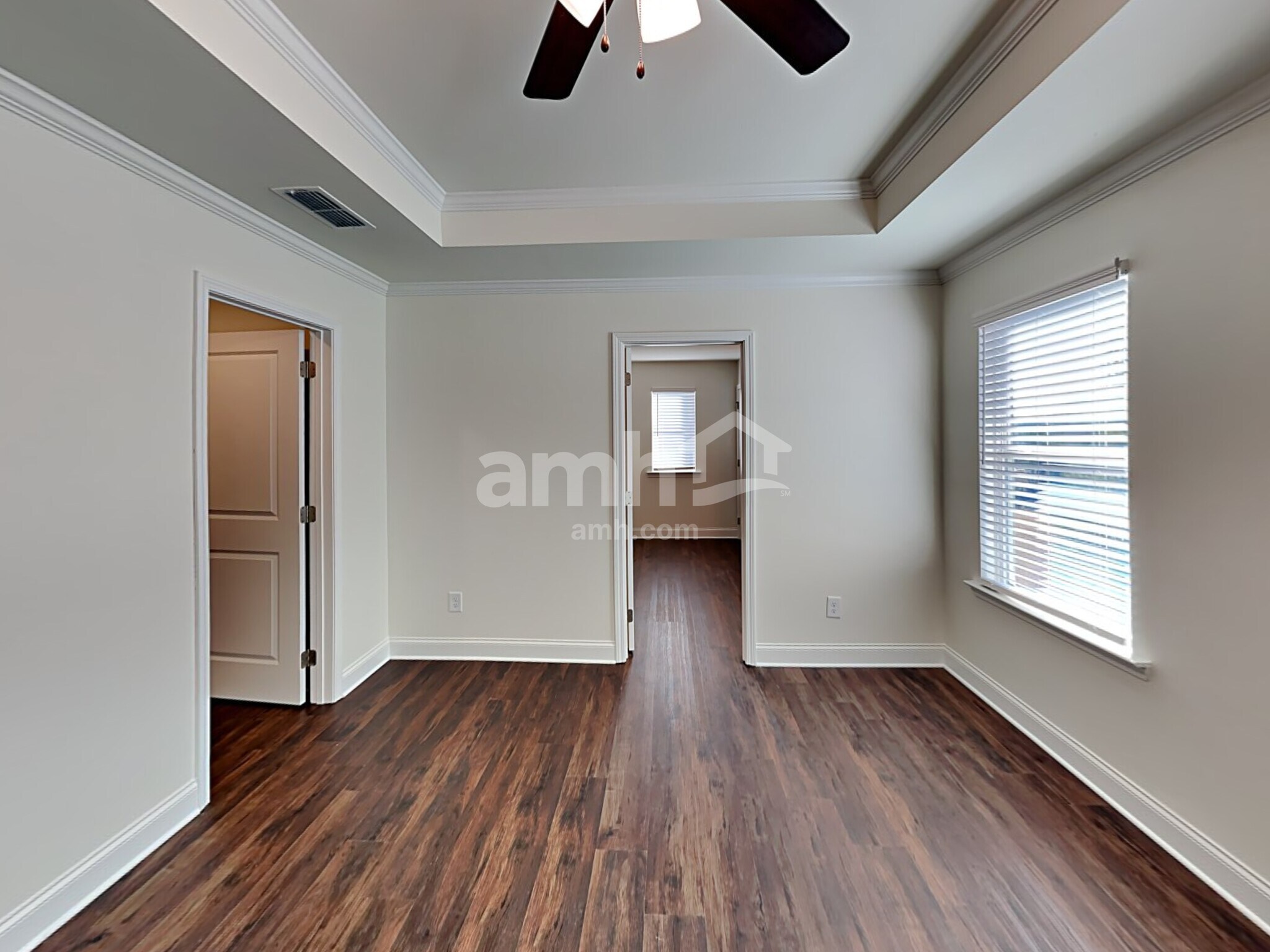 Building Photo - 455 Summit View Ct