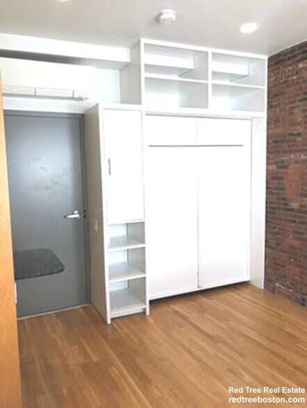 Building Photo - 144 Bowdoin St