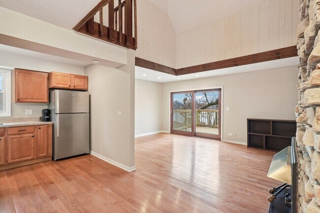 Building Photo - 23460 W N Lakewood Ln