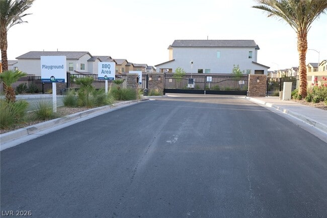 Building Photo - 6547 Smithville Ave