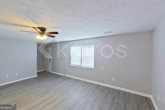 Building Photo - 205 Fawn Dr