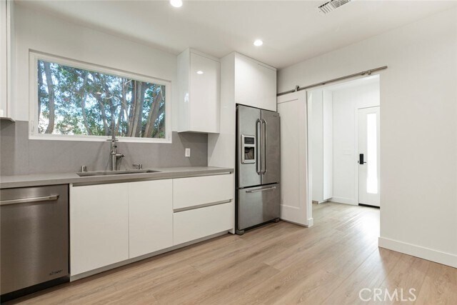 Building Photo - 528 Spencer St