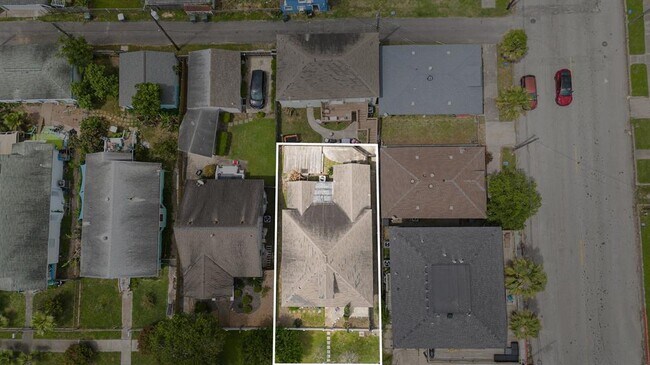 Building Photo - 3306 Avenue R