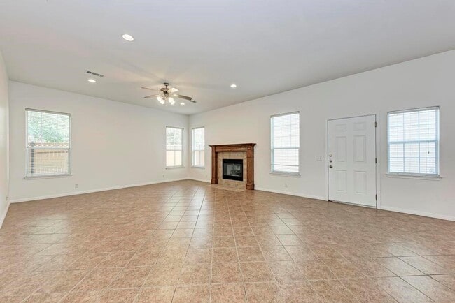 Building Photo - 1906 W 42nd St