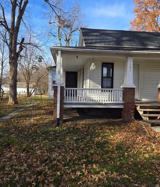 Building Photo - 1829 Norman Ave