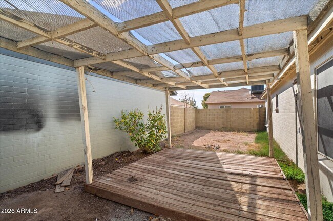 Building Photo - 1055 N Recker Rd