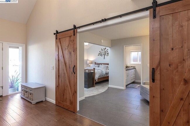 Building Photo - 833 Catalina Dr