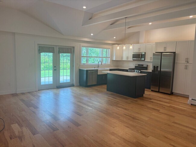 Building Photo - 73 Candlewood Dr