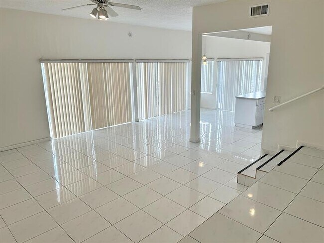 Building Photo - 4850 SW 63rd Terrace