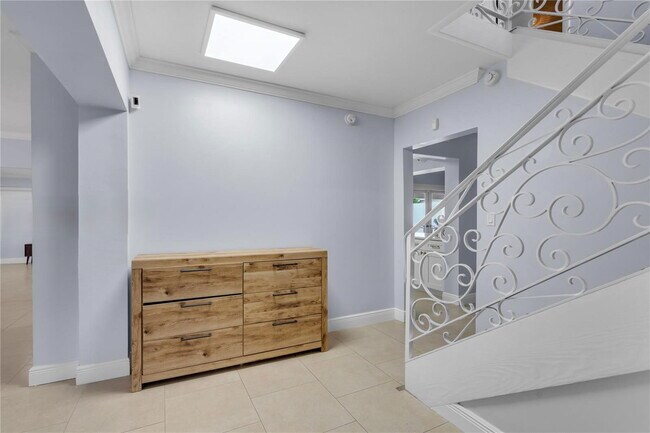 Building Photo - 1825 SW 125th Ct