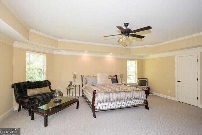 Building Photo - 2210 Spalding Dr