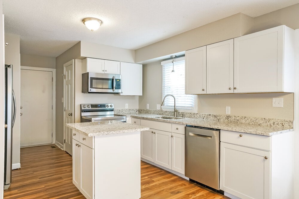 Building Photo - 6133 River Landings Dr